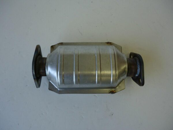 Catalytic Converter Nissan Altima Sedan 1995-1996 2.4L , 53100 - Image 2