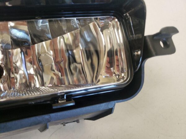 Fog Lamp Front Driver Side Lincoln Town Car 2003-2005 , FO2593219 - Image 3