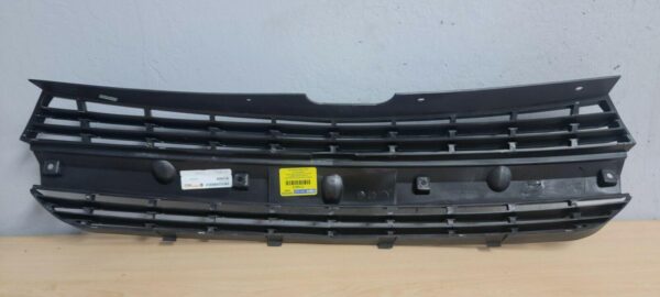 Grille Upper Chevrolet Malibu Maxx 2004-2005 Fwd Dark Gray , GM1200533 - Image 3