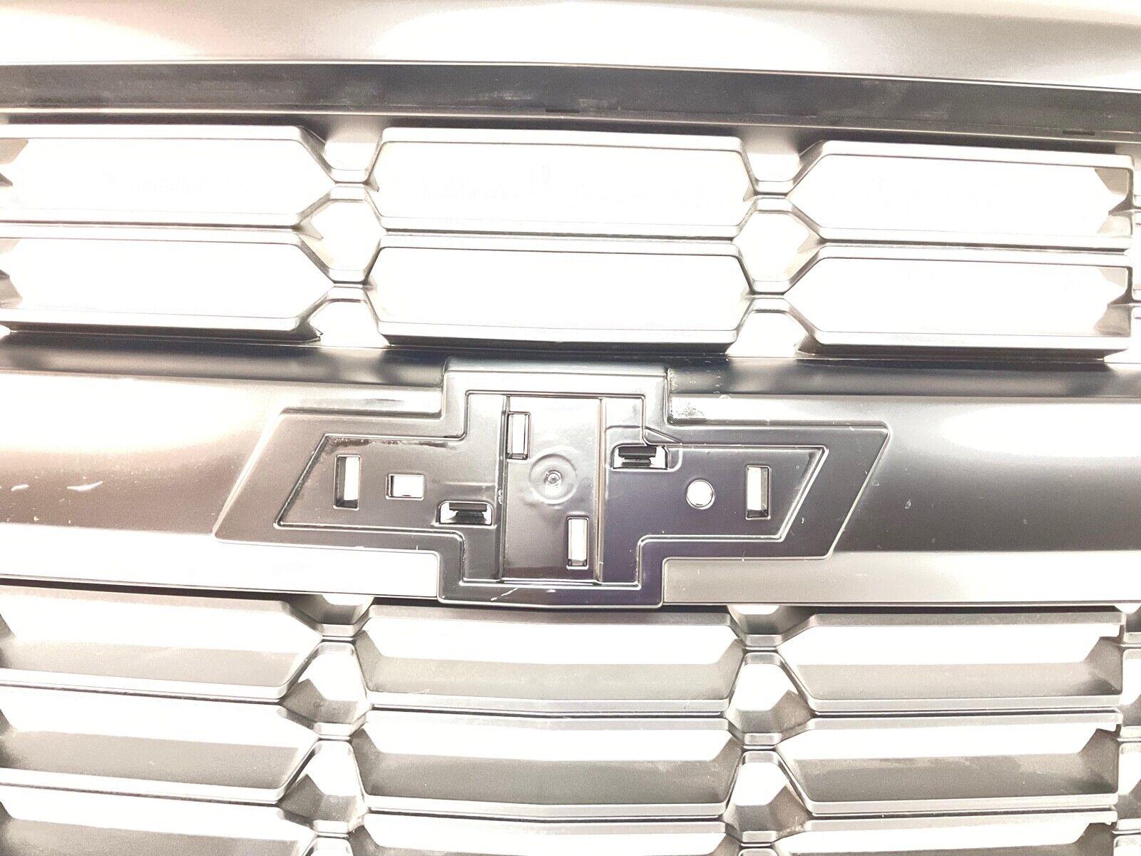 Grille Chevrolet Silverado 1500 2016-2019 Matte Dark Gray With Chrome Moulding , GM1200753