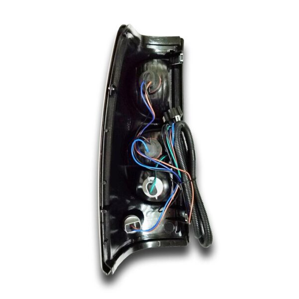 Tail Lamp Passenger Side Chevrolet Silverado Hybrid 2005-2007 High Quality , GM2801174 - Image 3