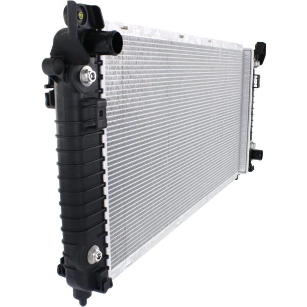Radiator Gmc Sierra 1500 2014-2016 (13398) 4.3L/5.3/6.2L At (With Eoc With Tow) , GM3010565 - Image 3