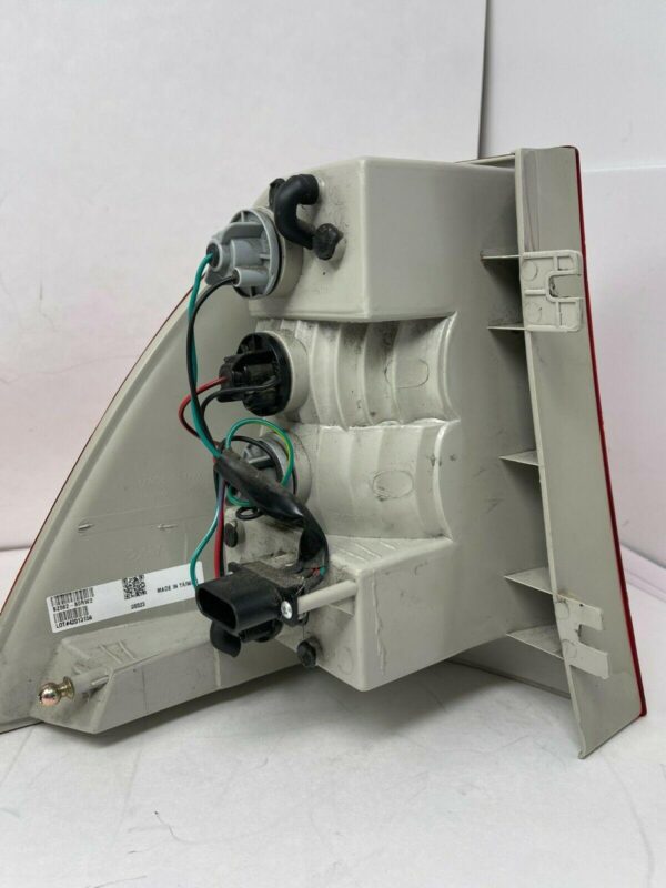 Tail Lamp Driver Side Mercedes Ml350 2003-2005 (05 Without Special Edition) High Quality , MB2800106 - Image 4