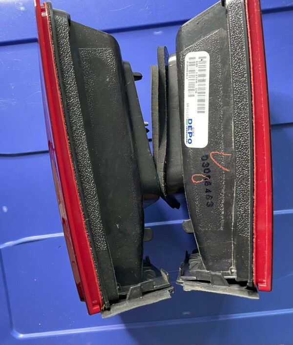 Trunk Lamp Driver Side Mercedes E350 2011-2013 (Back-Up Lamp) Wgn High Quality , MB2802106 - Image 4