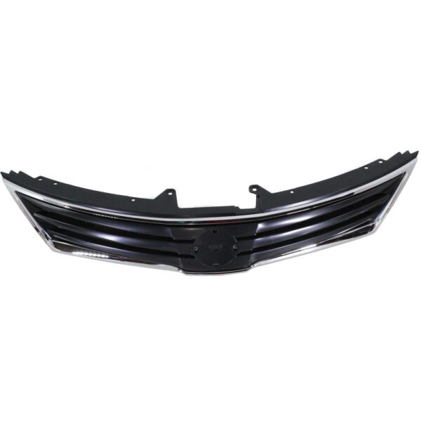 Grille Nissan Versa 2010-2012 Gray With Chrome Moulding Exclude 2012 Sedan , NI1200242 - Image 4